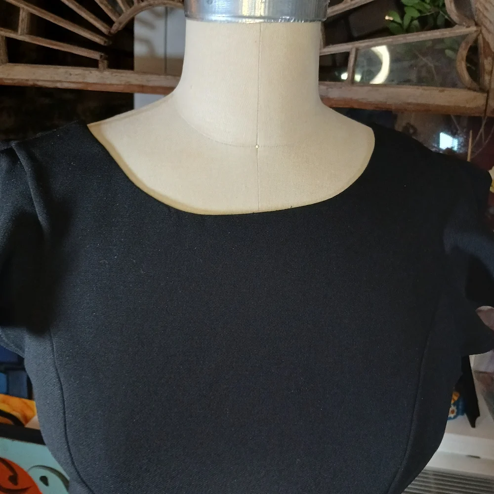 BCBGeneration Black Cocktail Dress with Flutter Detail Size 4 - Picture 5 of 11